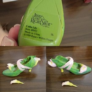 JUST THE RIGHT SHOE by RAINE 1999 CALLA LILY 25092
